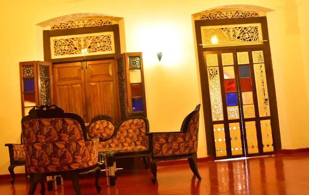 Hotel Walawwa Dutch House Ja-Ela Esterno foto