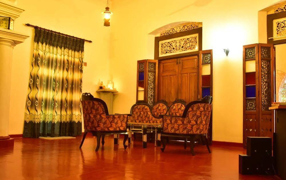 Hotel Walawwa Dutch House Ja-Ela Esterno foto